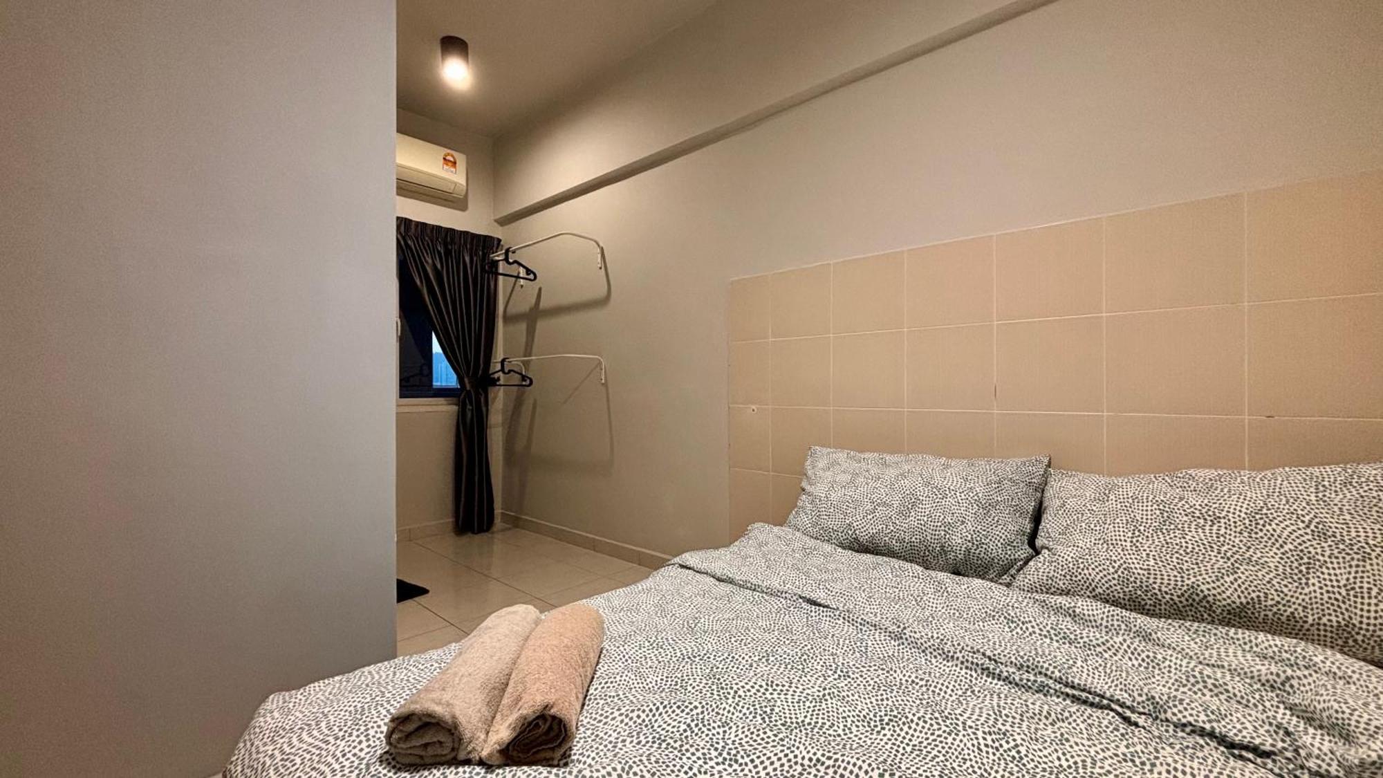 Pangsapuri Spacious House 4r 8pax Wifi-s Pic-airport