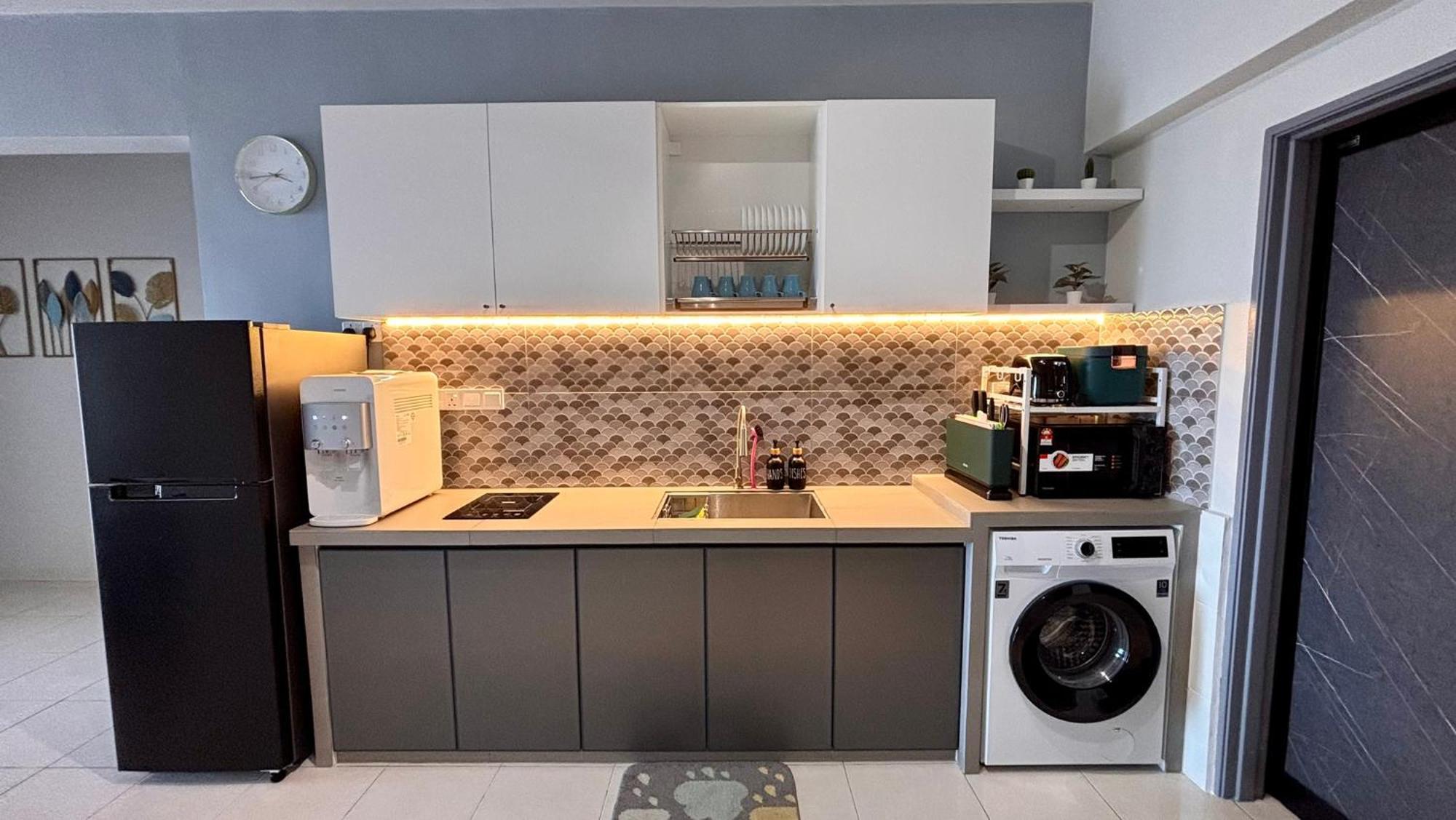 Spacious House 4r 8pax Wifi-s Pic-airport Pangsapuri